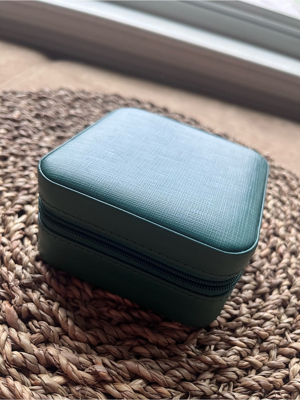 VLANDO Compact Green Jewelry Travel Case